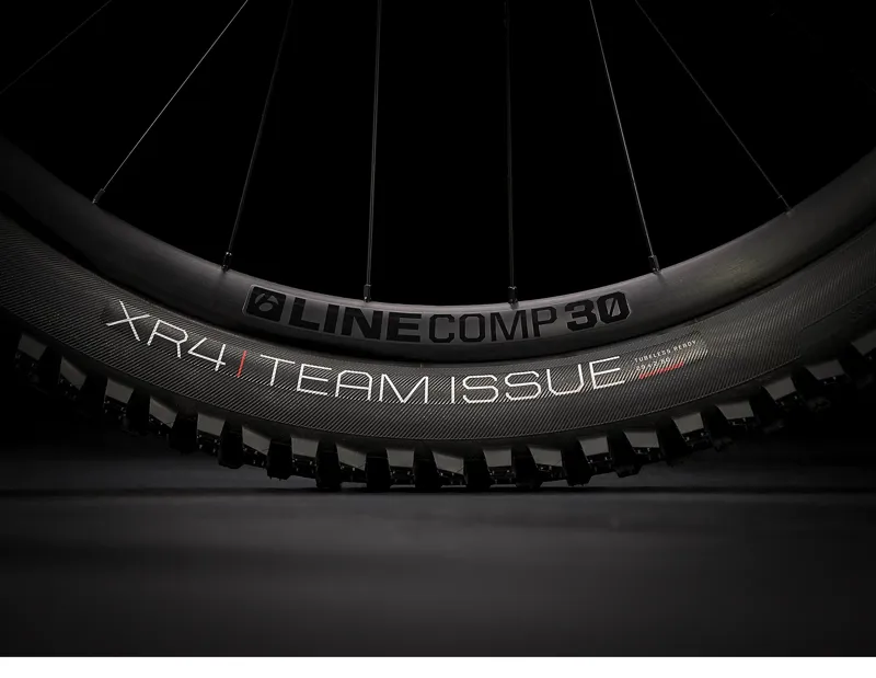 Trek Fuel EX 8 XT Mountain Bike in Red-2